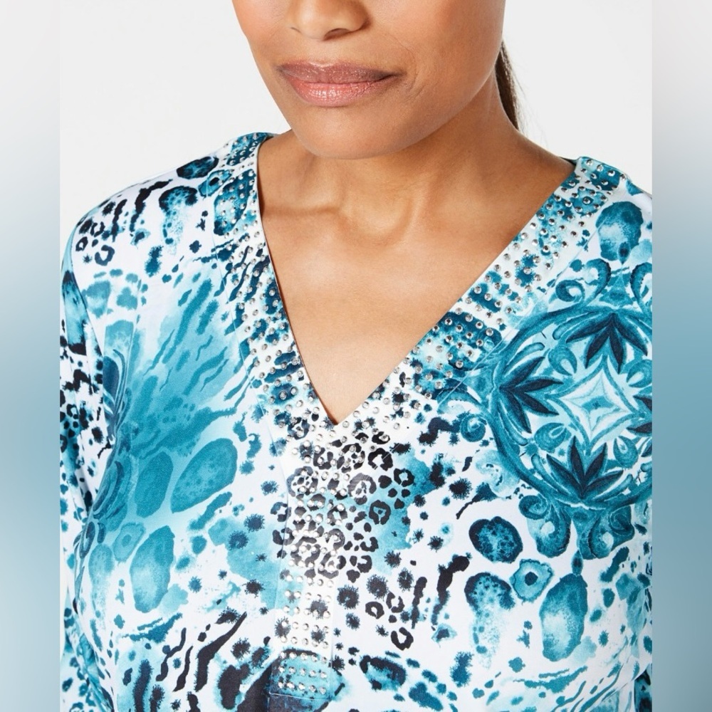 NWT JM Collection Petite Women's Leopard Split Neck Top Size PM - Picture 3 of 5